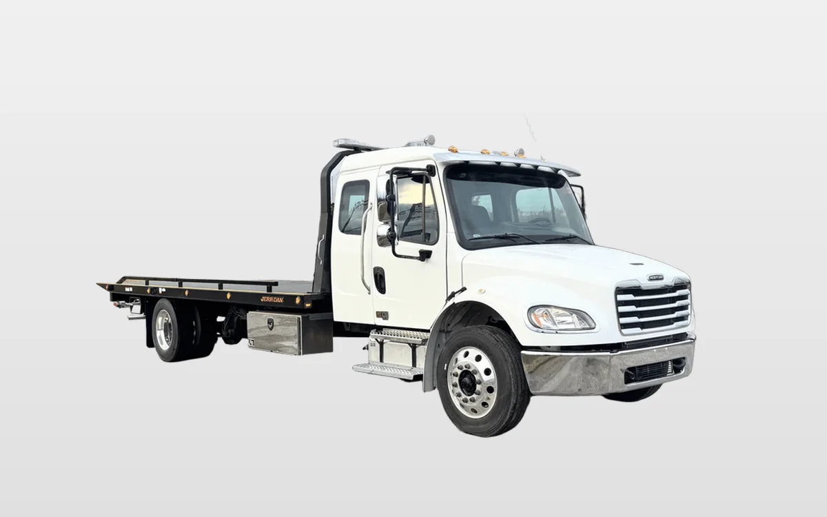 2025 Freightliner - image 1