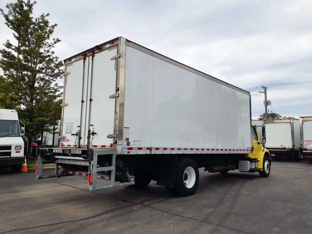 2016 Freightliner M2 106 in Bolingbrook, IL — photo 4