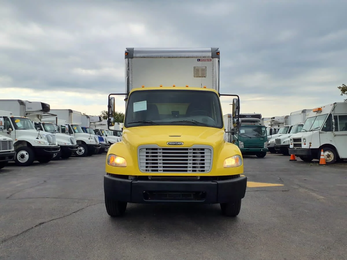 2016 Freightliner M2 106 in Bolingbrook, IL — photo 2