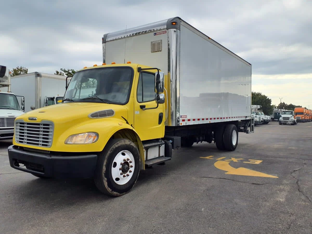 2016 Freightliner M2 106 in Bolingbrook, IL
