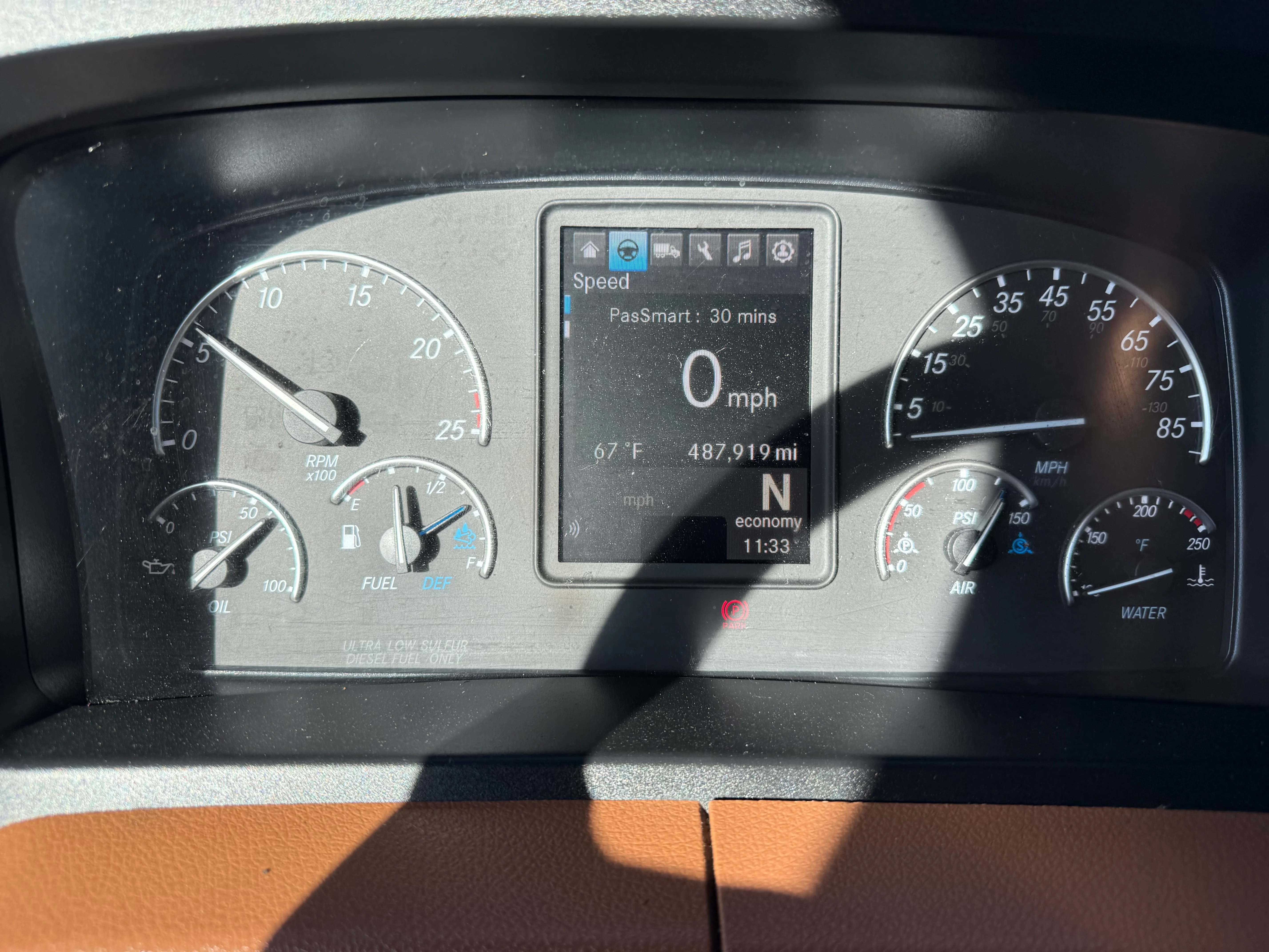 2021 Freightliner Cascadia in San Diego, CA — photo 14