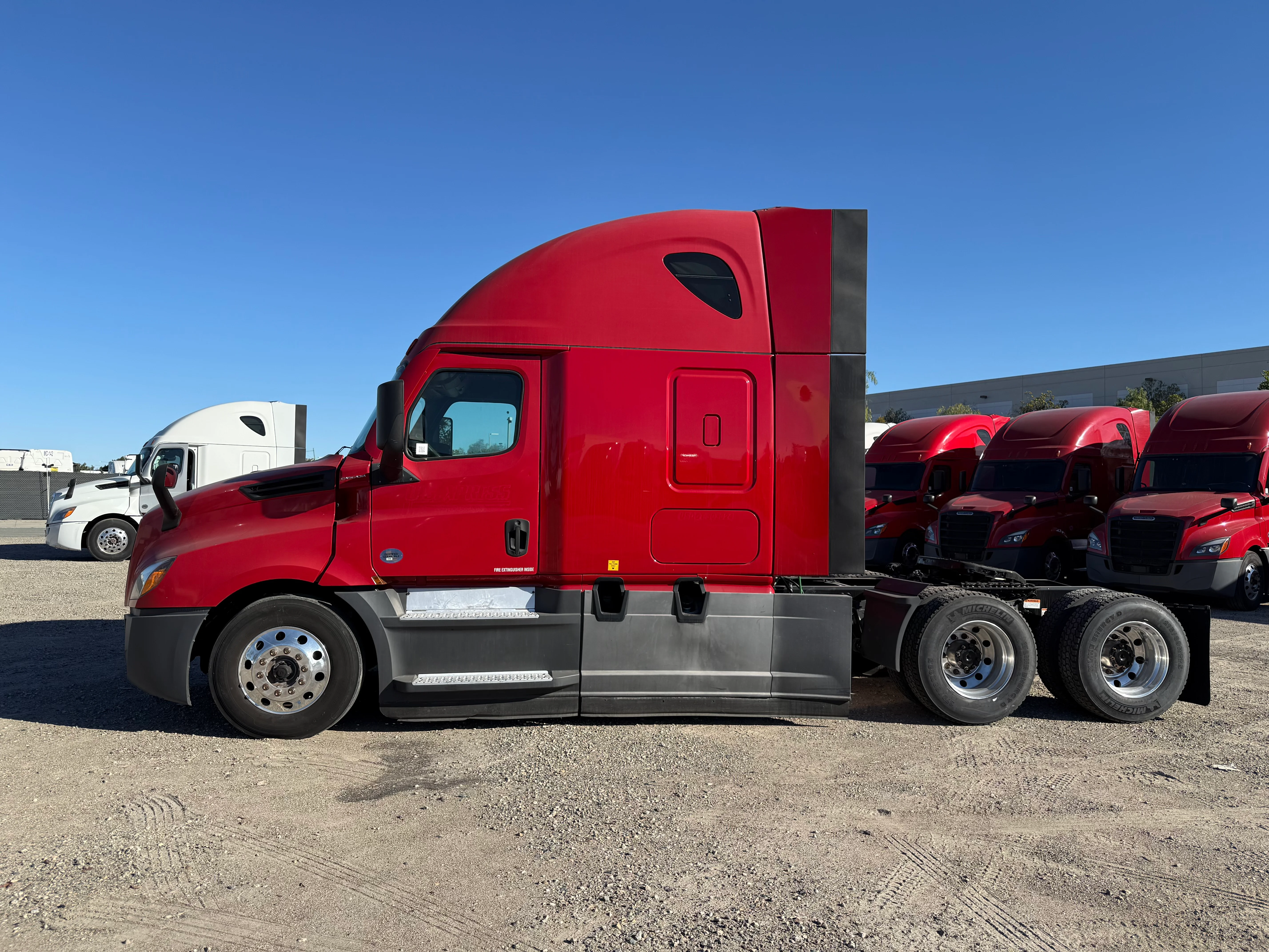 2021 Freightliner Cascadia in San Diego, CA — photo 3