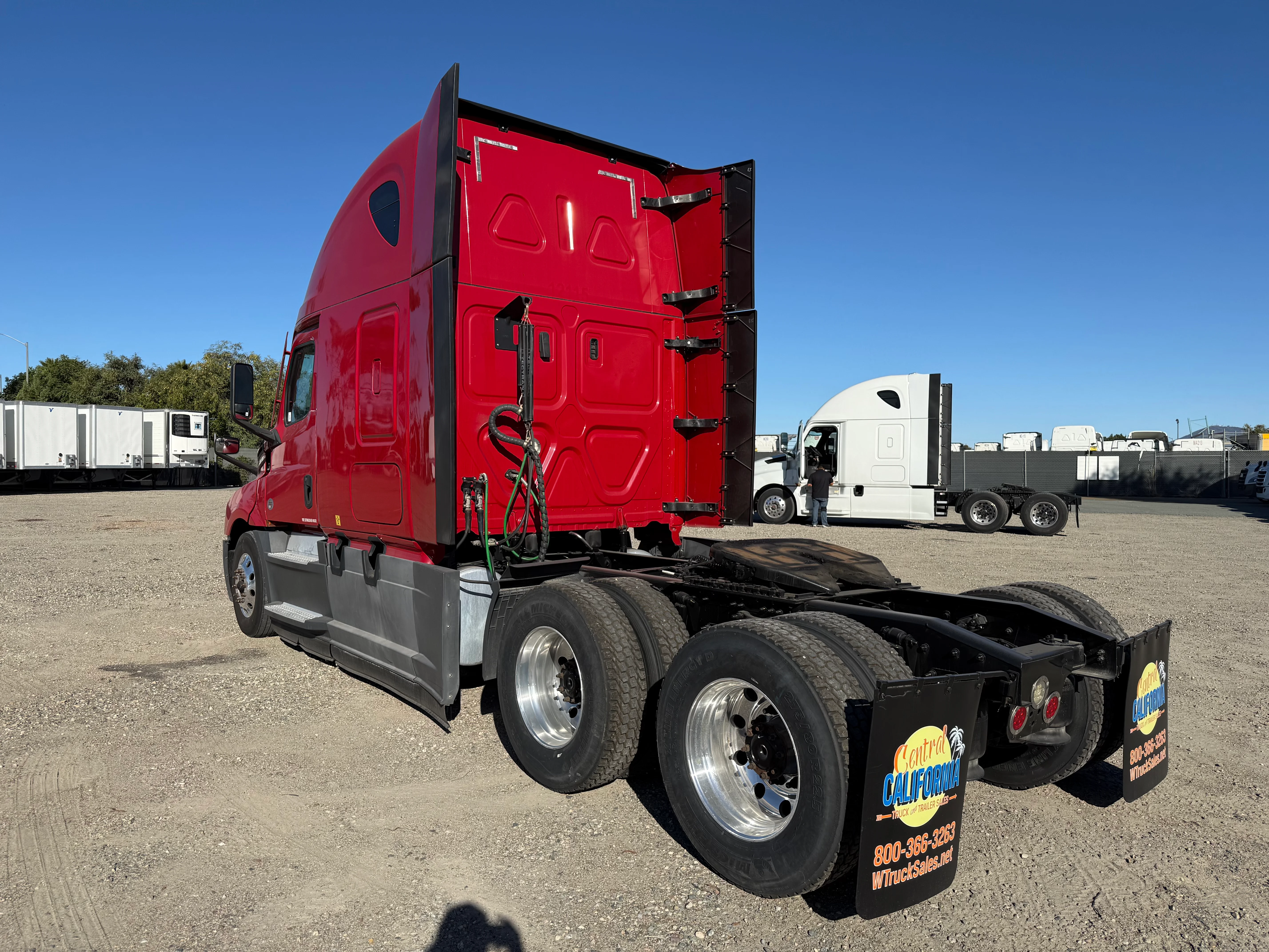 2021 Freightliner Cascadia in San Diego, CA — photo 4