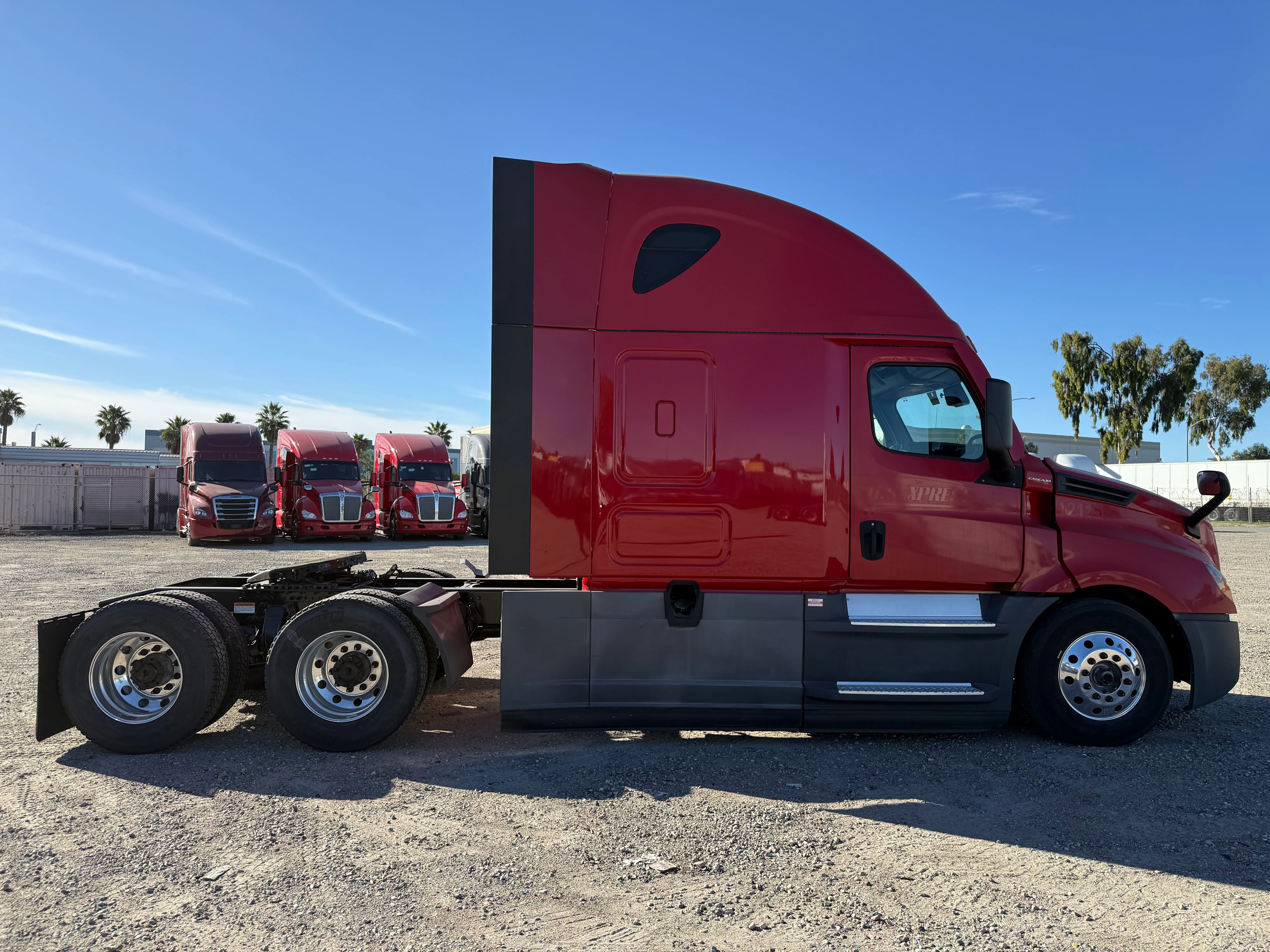 2021 Freightliner Cascadia in San Diego, CA — photo 7