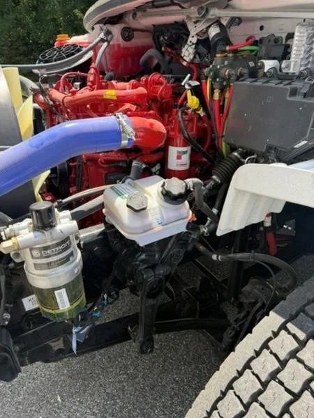 2027 Freightliner M2 106 — photo 6