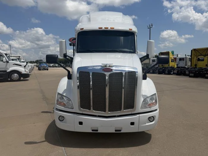 2020 Peterbilt 579 — photo 9