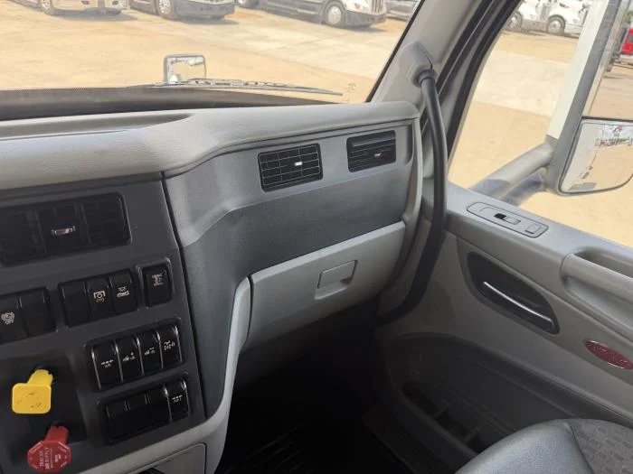 2020 Peterbilt 579 — photo 34