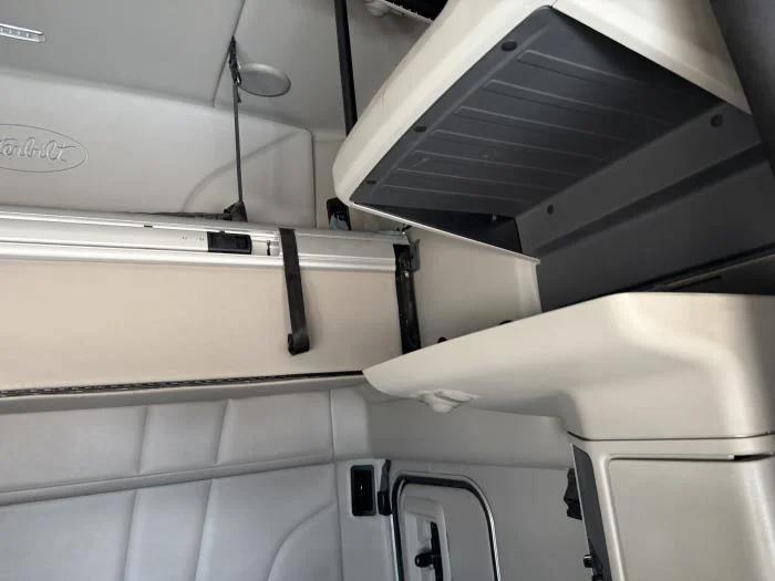 2020 Peterbilt 579 — photo 30