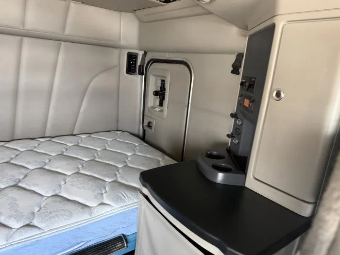 2020 Peterbilt 579 — photo 33