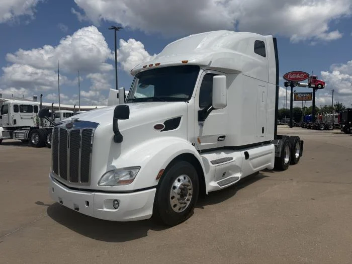 2020 Peterbilt 579 — photo 2