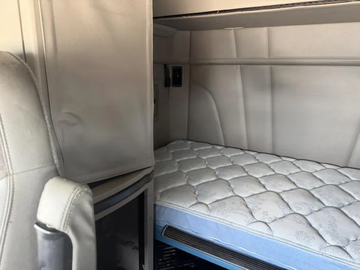 2020 Peterbilt 579 — photo 31
