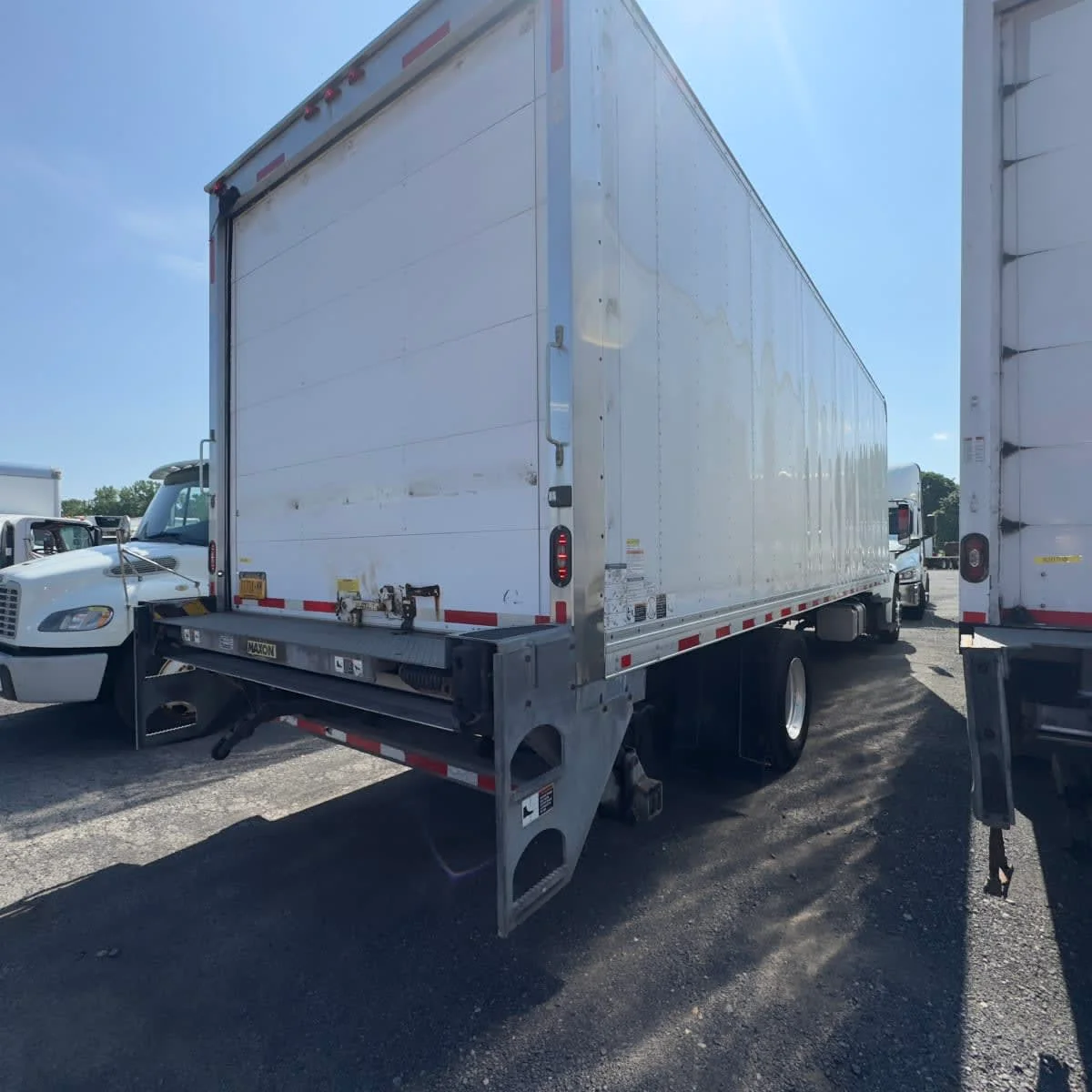 2019 Freightliner M2 106 - image 4