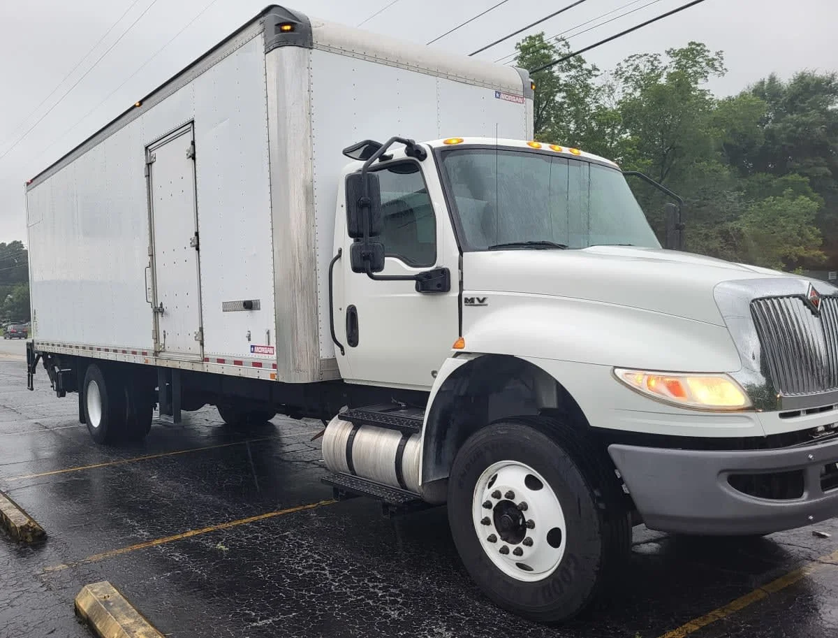 2020 International MV - image 3