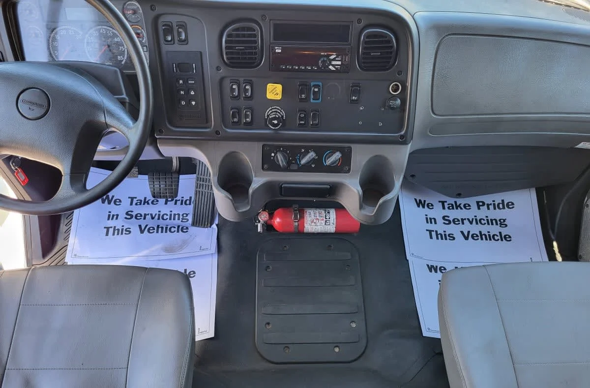 2019 Freightliner M2 106 - image 11