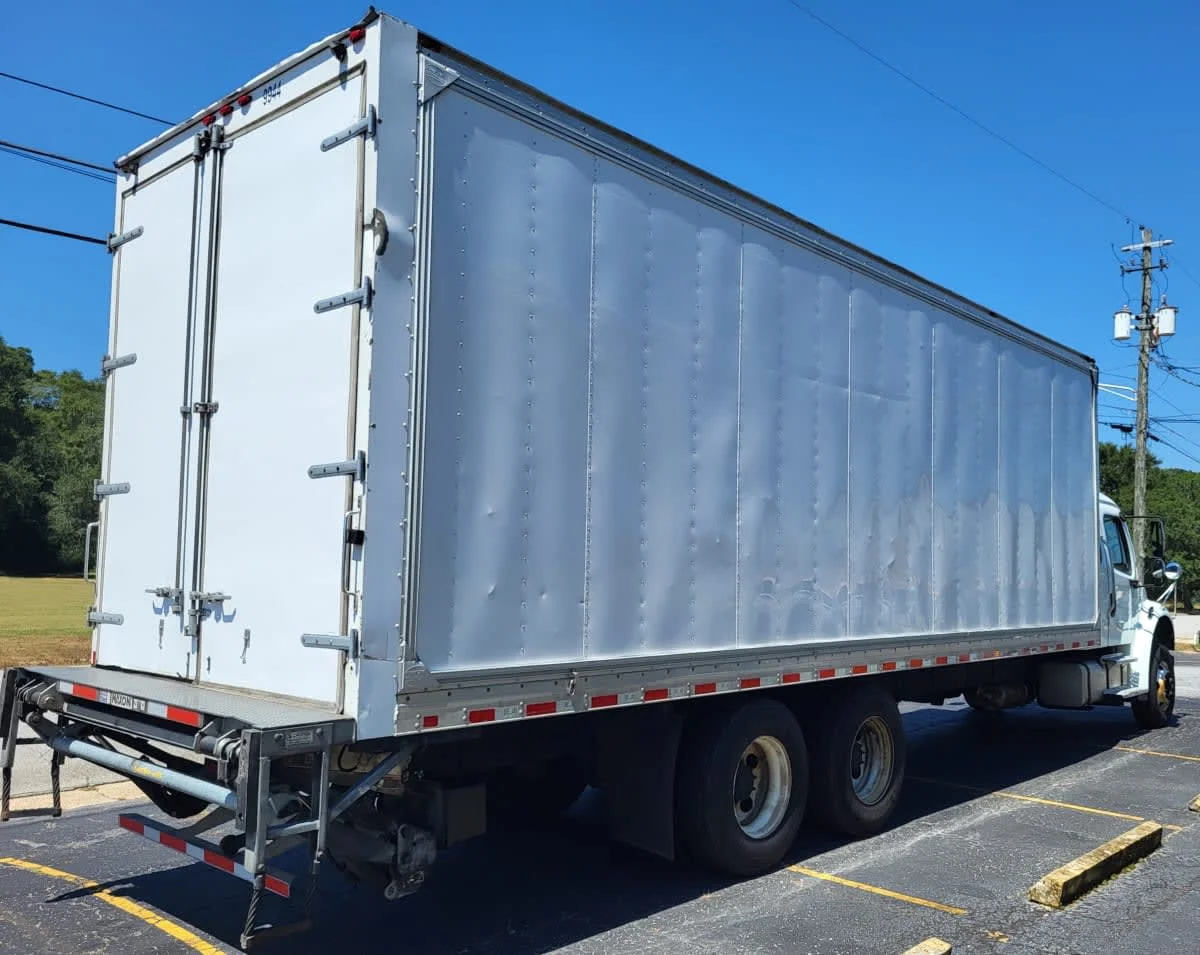 2019 Freightliner M2 106 - image 4