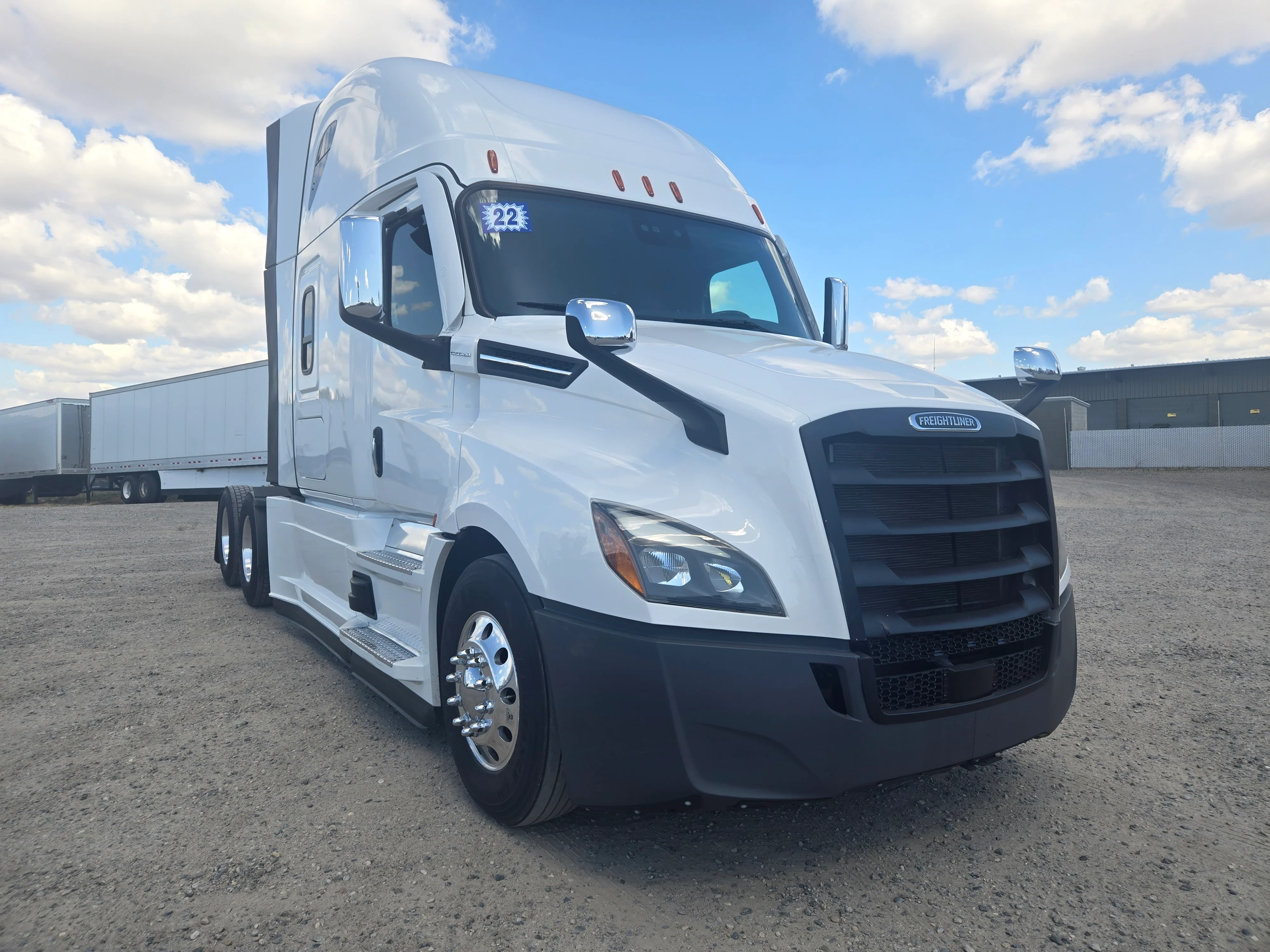 2022 Freightliner Cascadia in Fresno, CA — photo 3