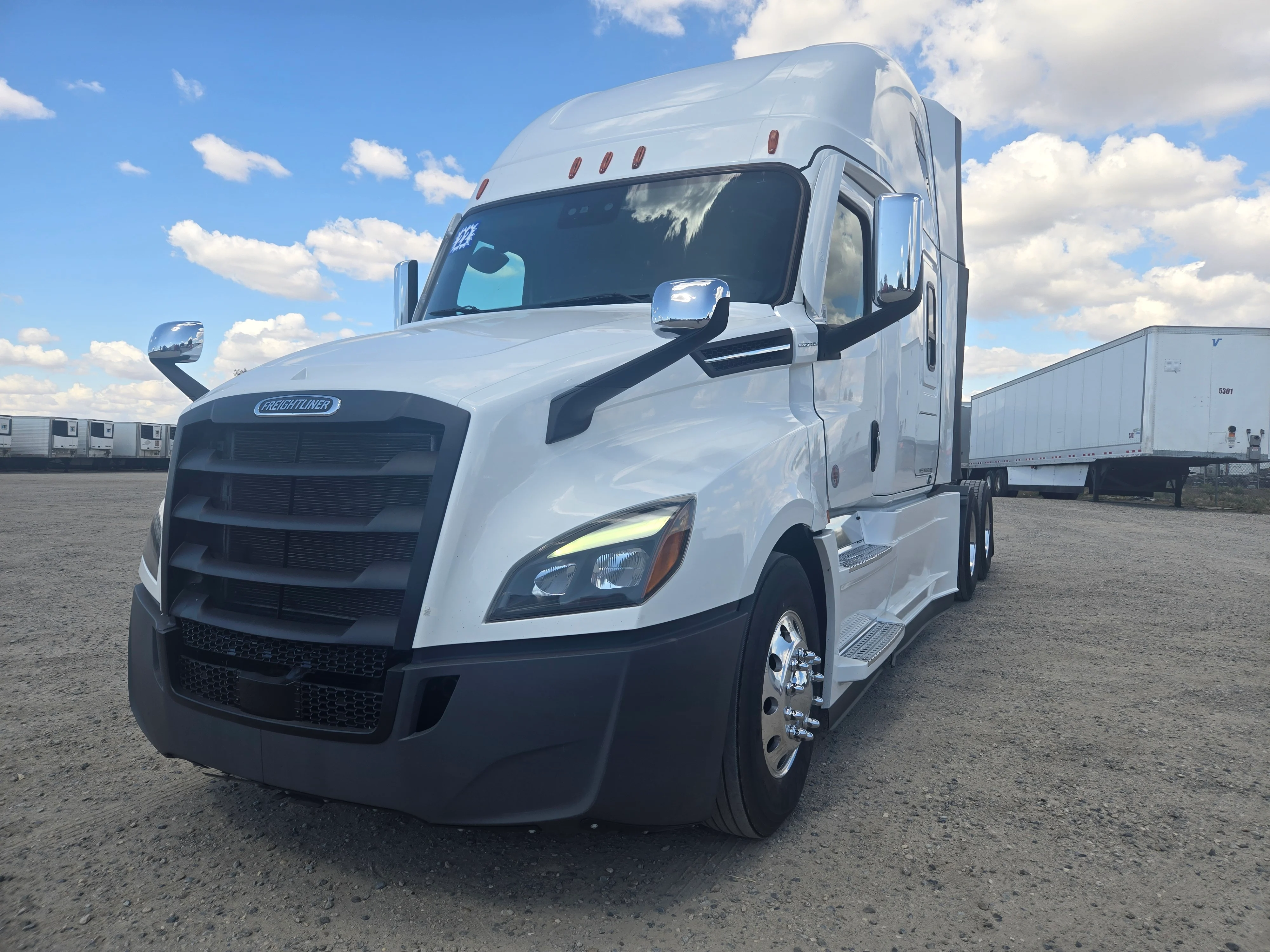 2022 Freightliner Cascadia in Fresno, CA