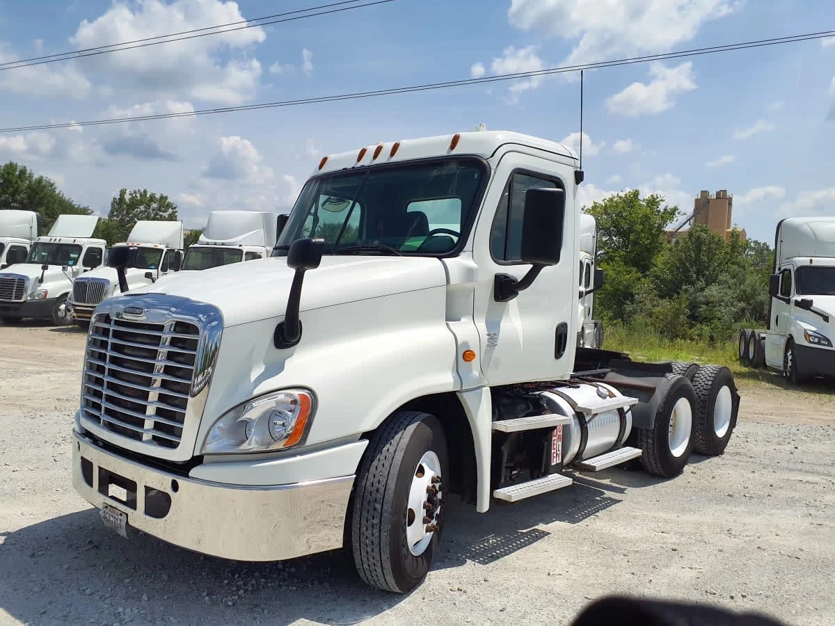 2016 Freightliner Cascadia in Indianapolis, IN