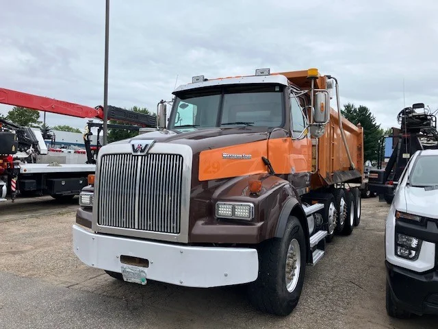 2014 Western Star 4700 in Marshfield, WI — photo 10