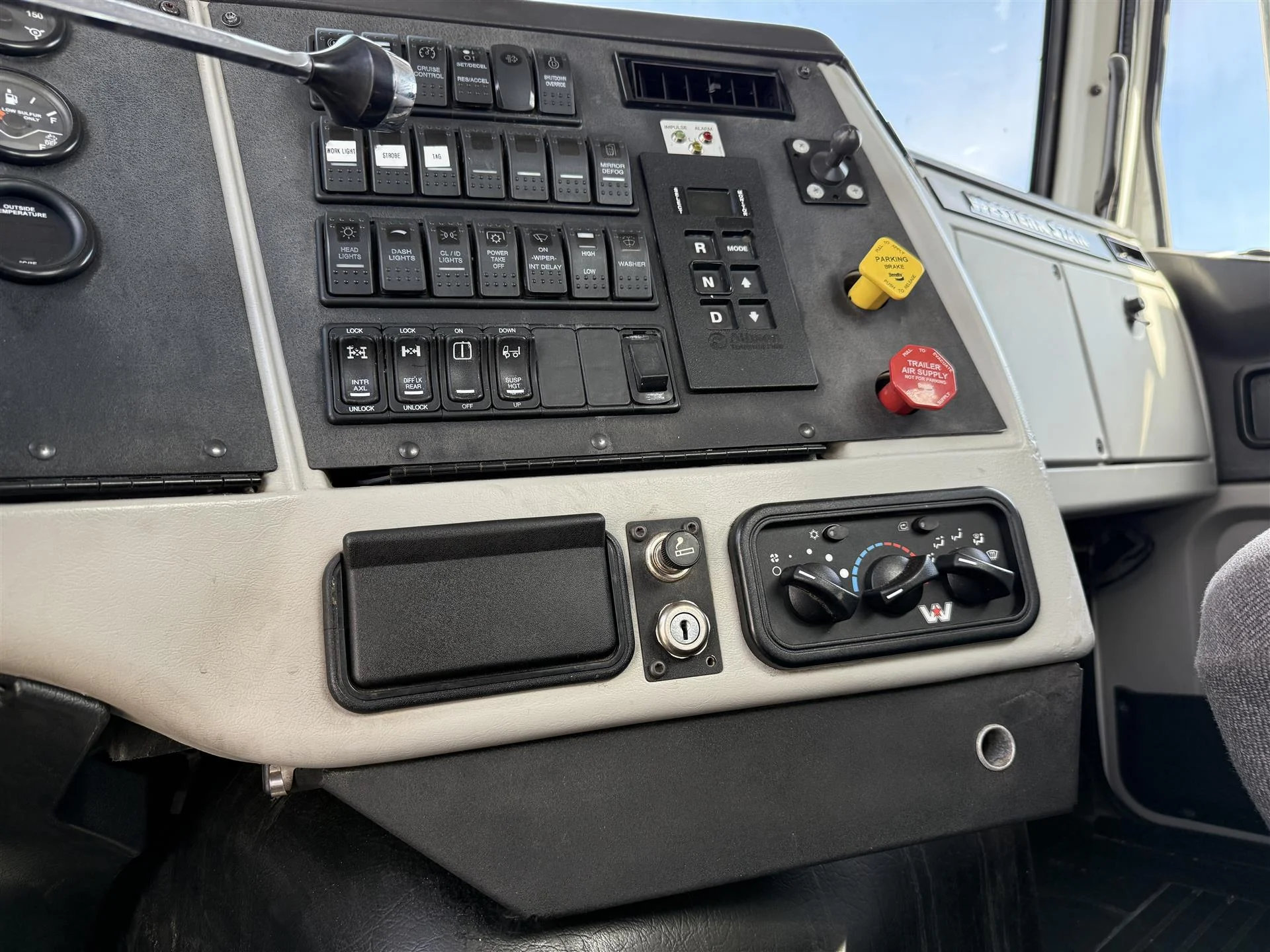 2014 Western Star 4700 in Marshfield, WI — photo 7
