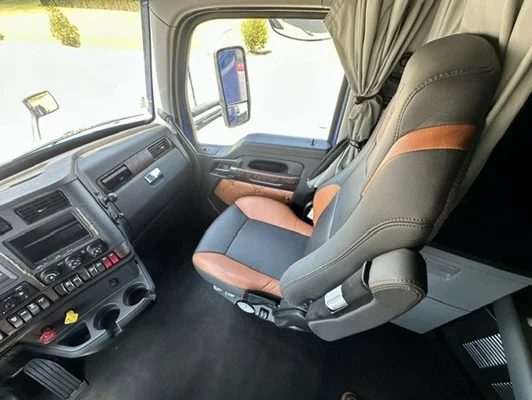 2023 Kenworth T680 in Springdale, AR — photo 19