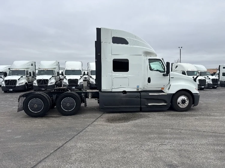 2023 International LT in La Porte, IN — photo 8