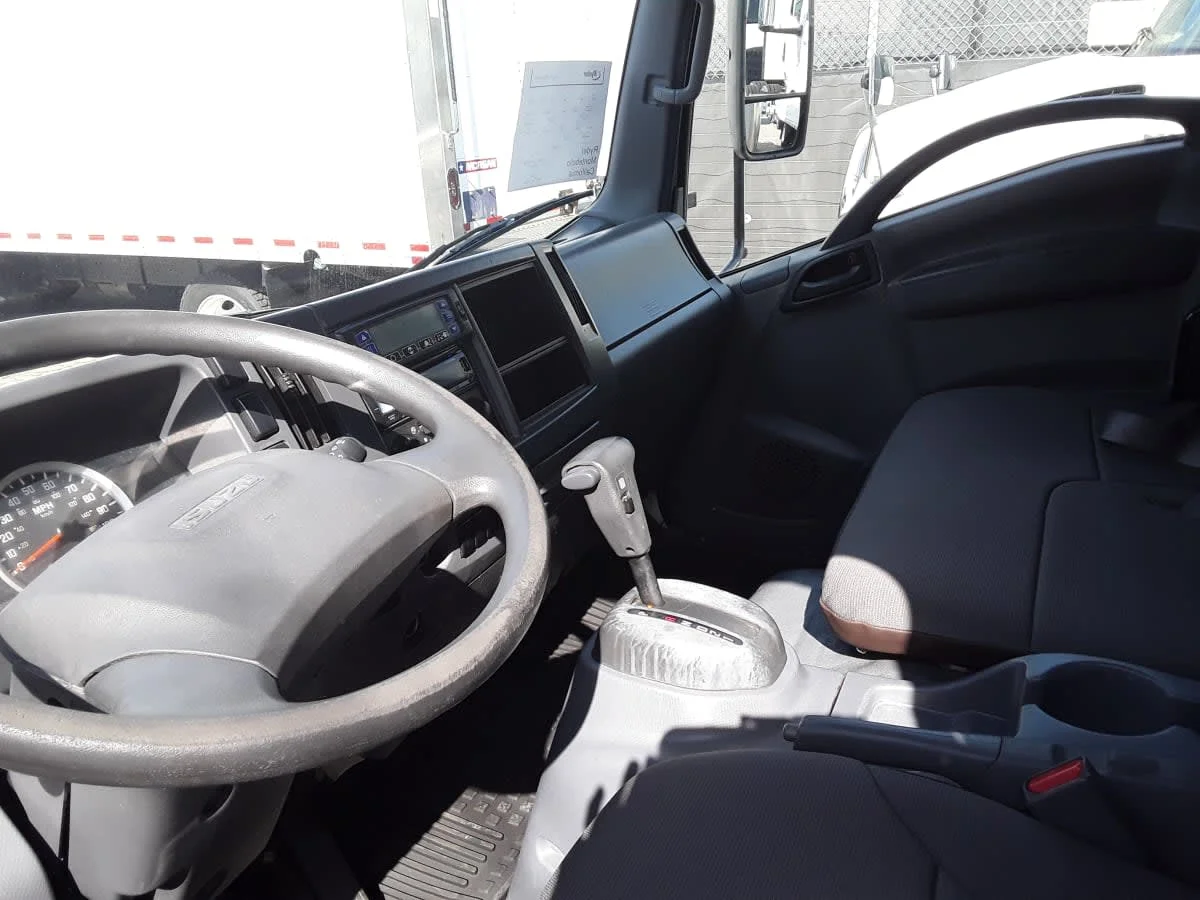 2018 Isuzu NRR - image 8