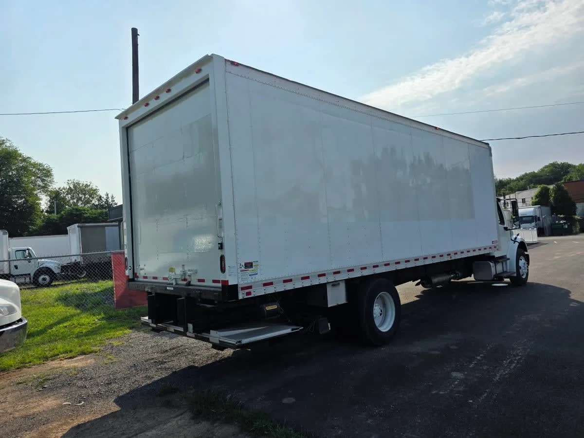 2017 Freightliner M2 106 in Bensalem, PA — photo 4