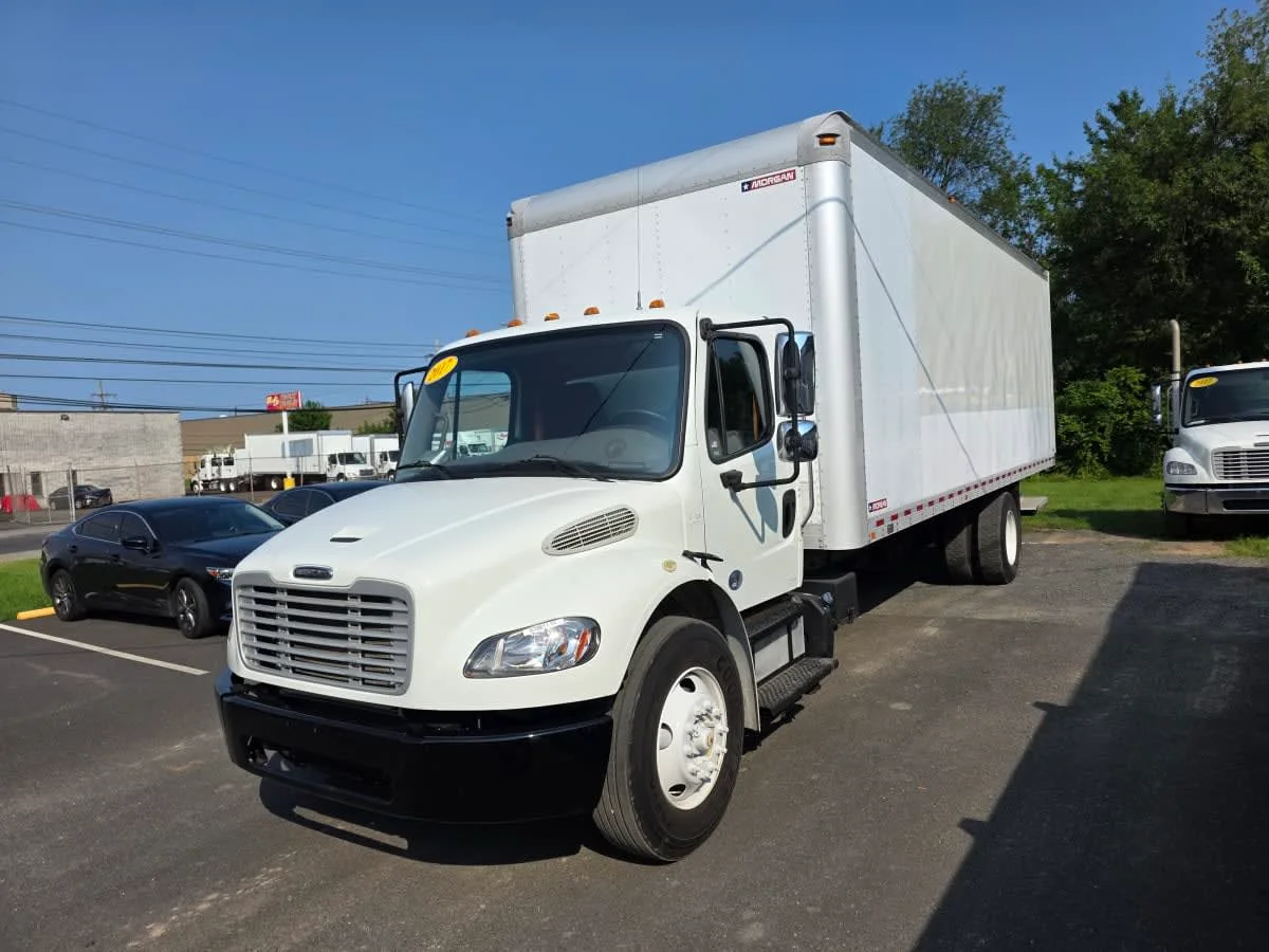 2017 Freightliner M2 106