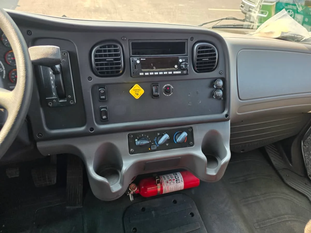 2017 Freightliner M2 106 in Bensalem, PA — photo 11