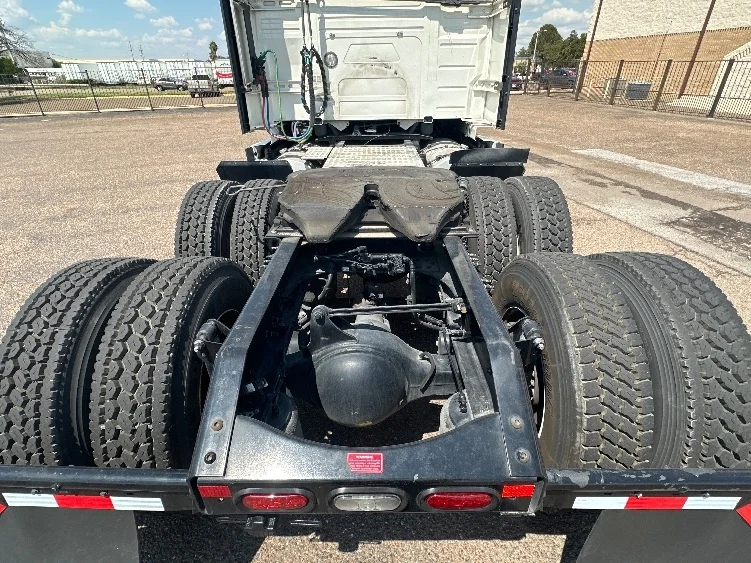 2023 Volvo VNL 760 - image 6