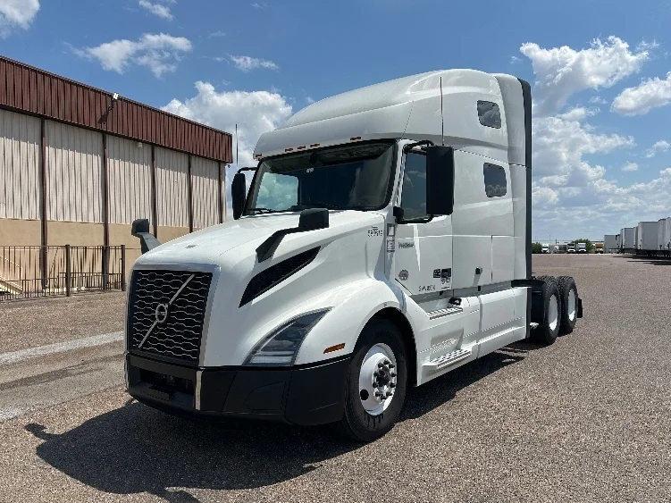 2023 Volvo VNL 760 - image 3