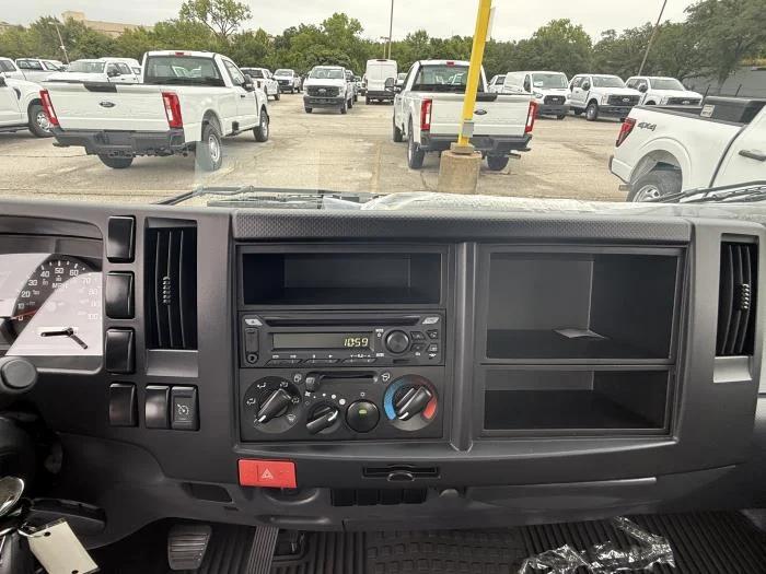 2025 Isuzu NRR - image 13