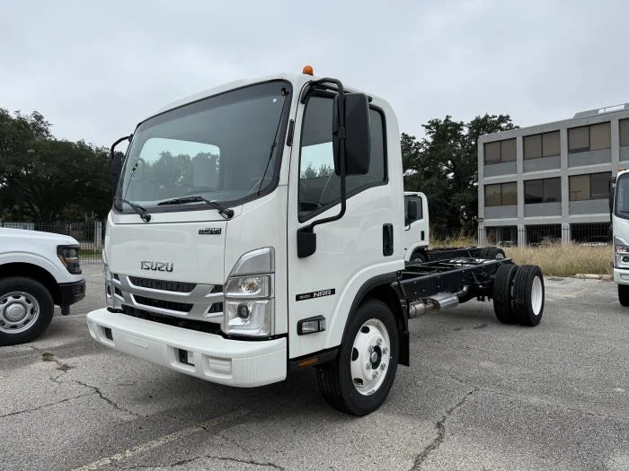 2025 Isuzu NRR - image 3