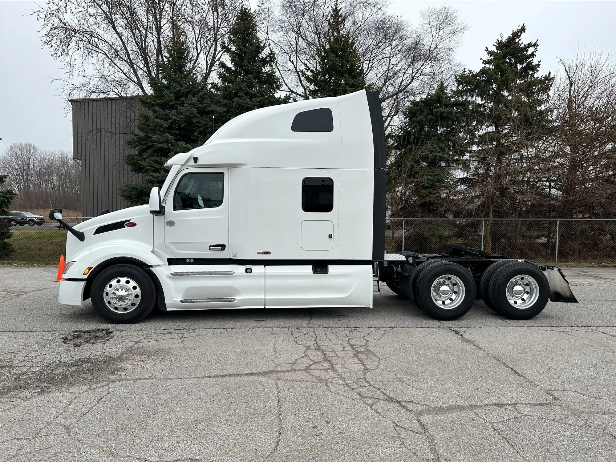 2024 Peterbilt 579 - image 5