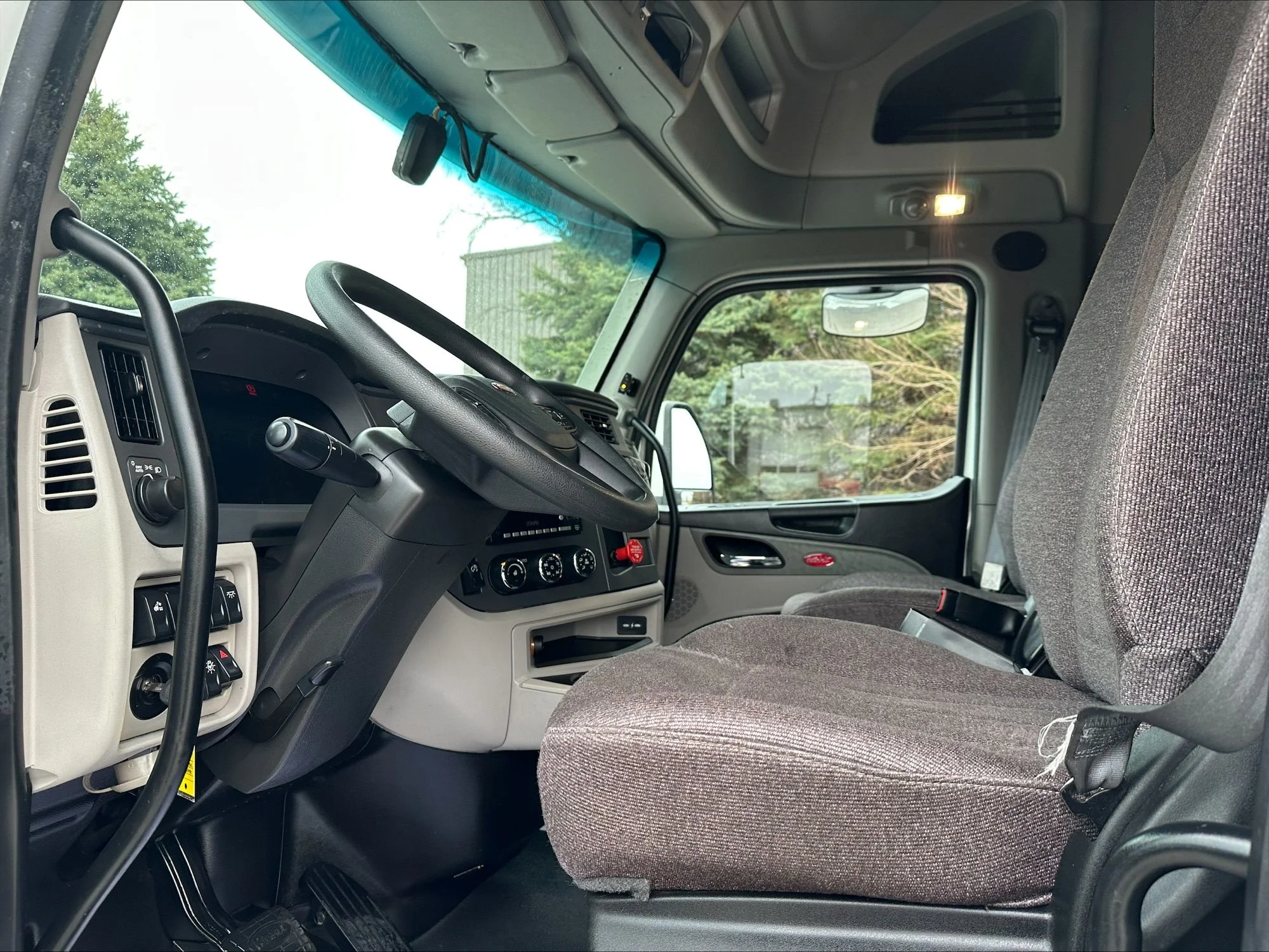 2024 Peterbilt 579 - image 6