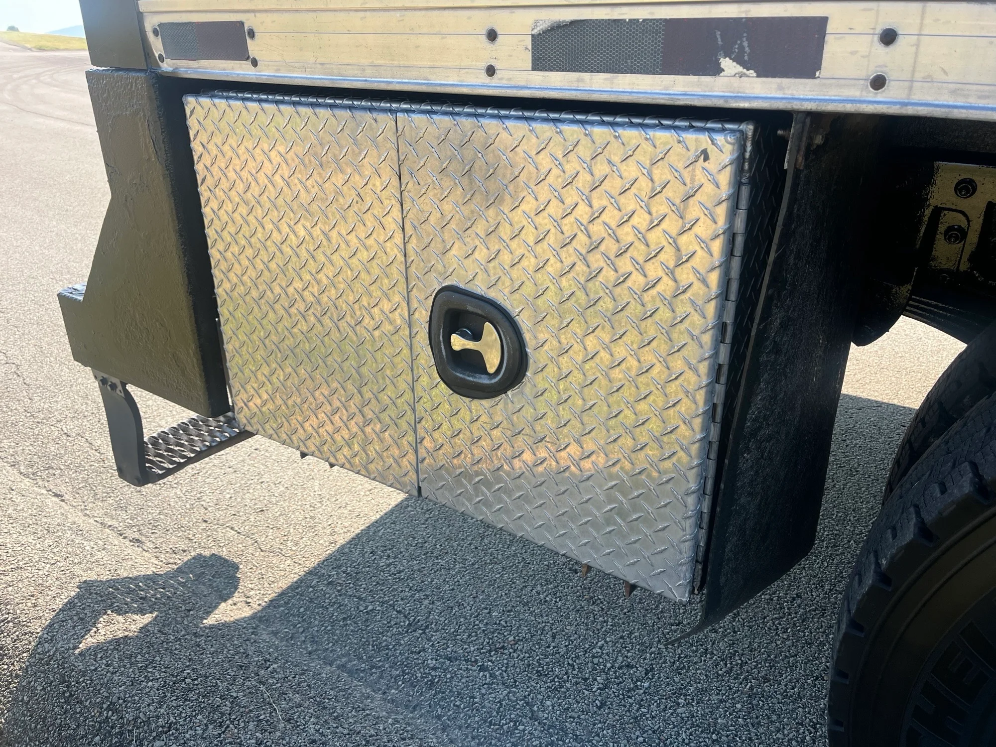 2017 Peterbilt 337 - image 10