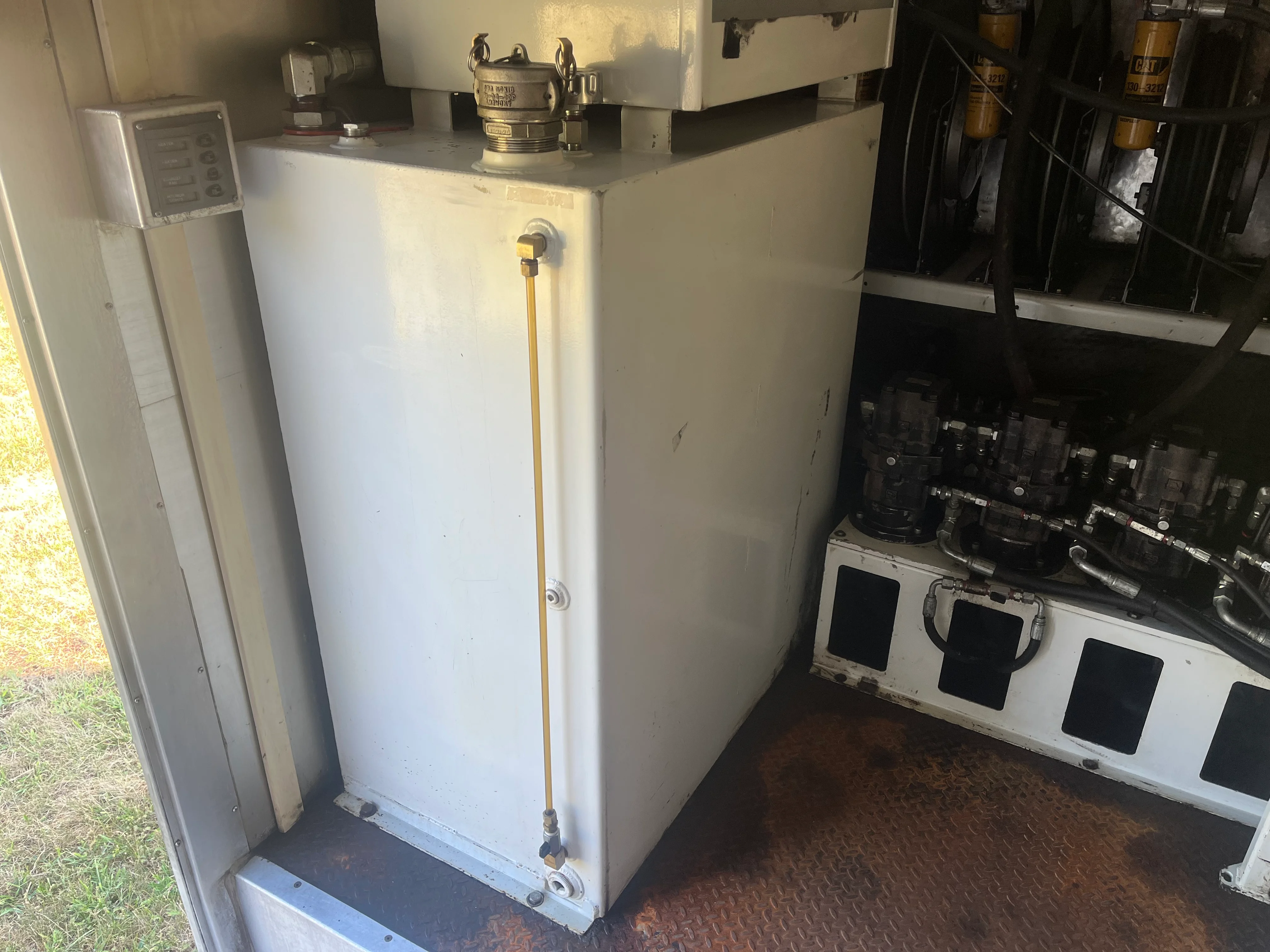 2017 Peterbilt 337 - image 8