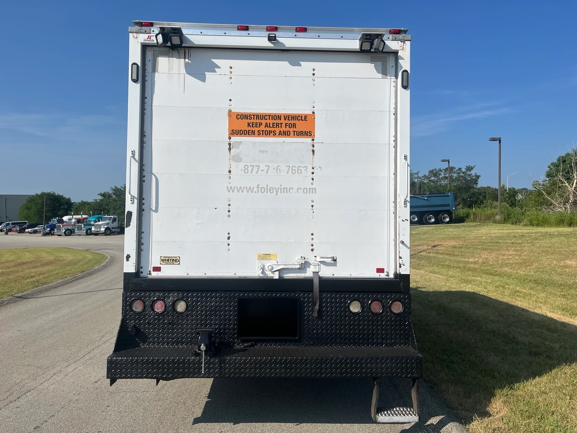 2017 Peterbilt 337 - image 3