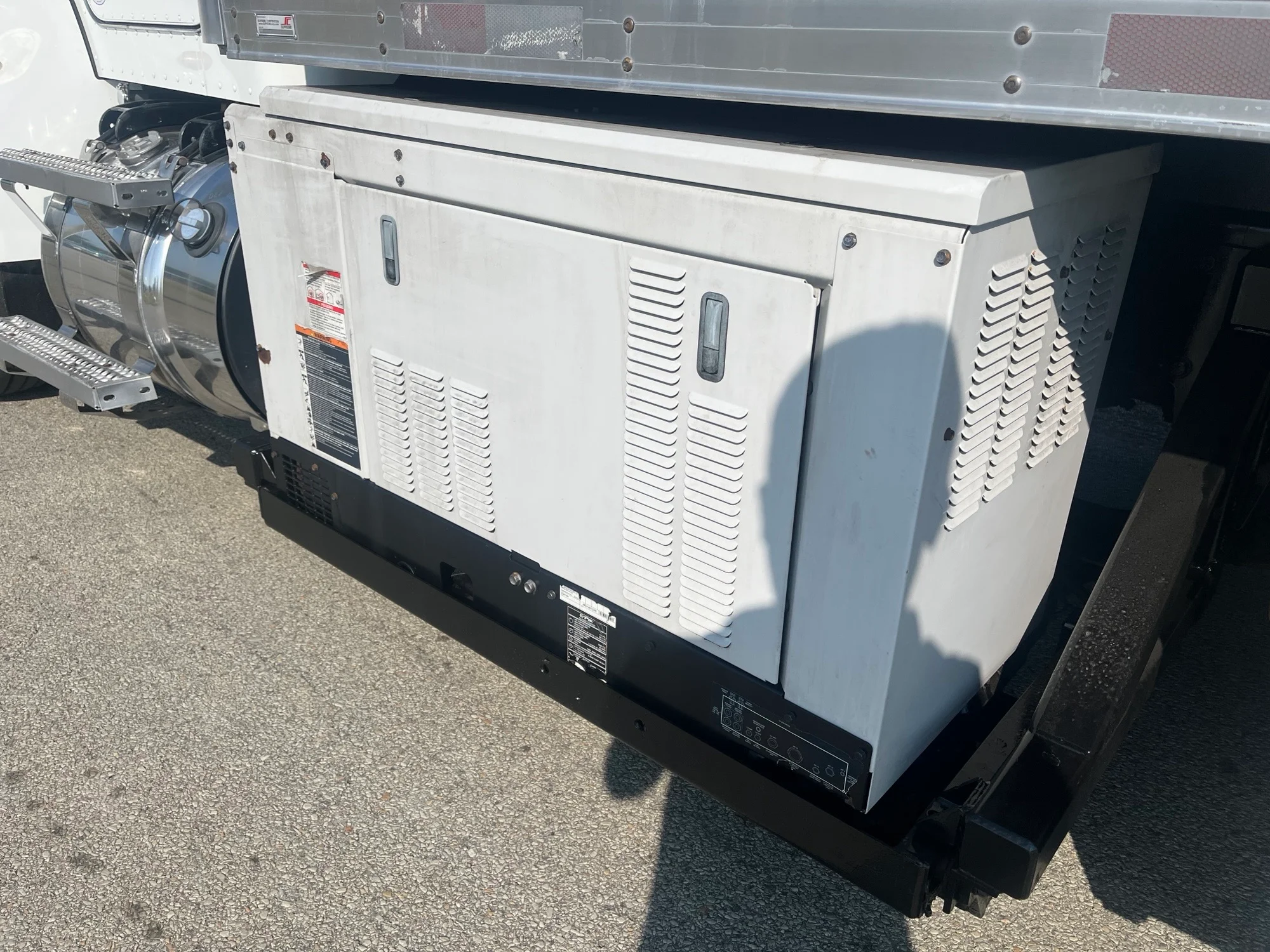 2017 Peterbilt 337 - image 14