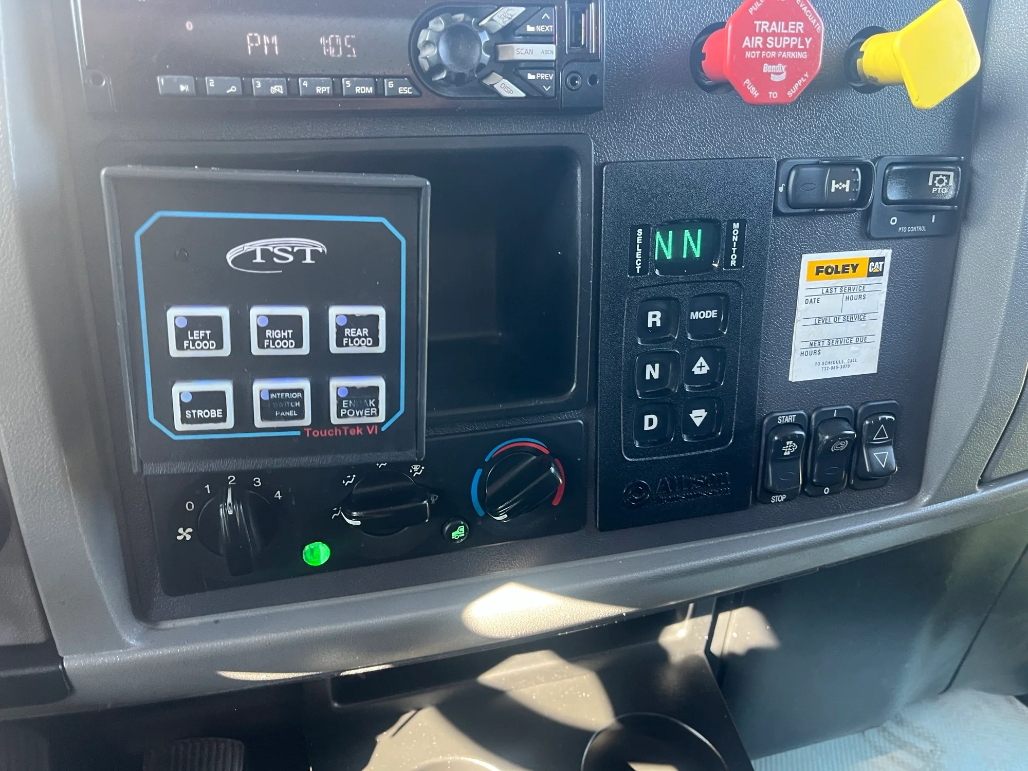 2017 Peterbilt 337 - image 18