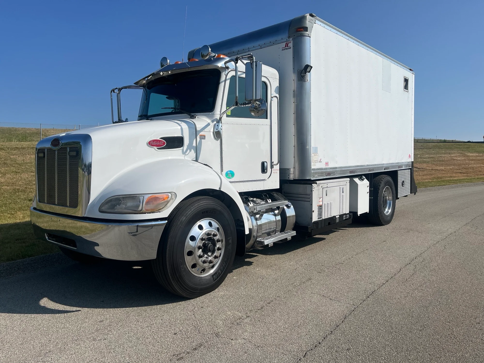 2017 Peterbilt 337 in UNIONTOWN, PA