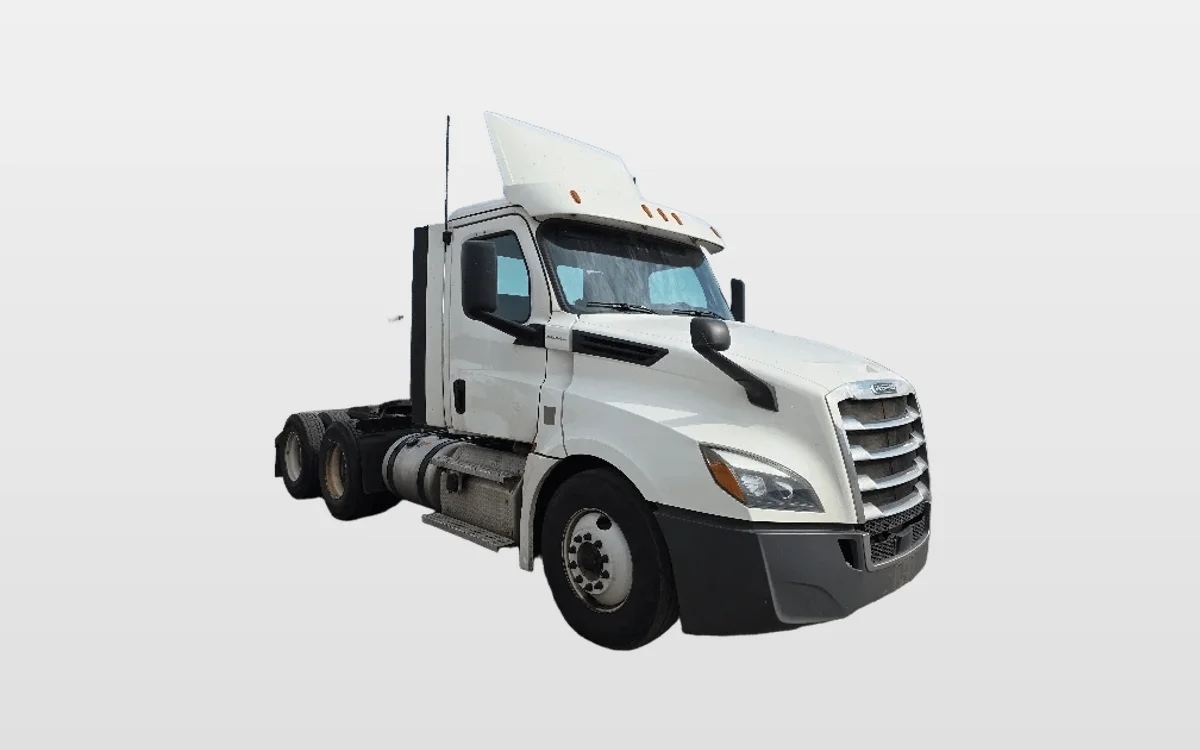 2020 Freightliner Cascadia - image 1