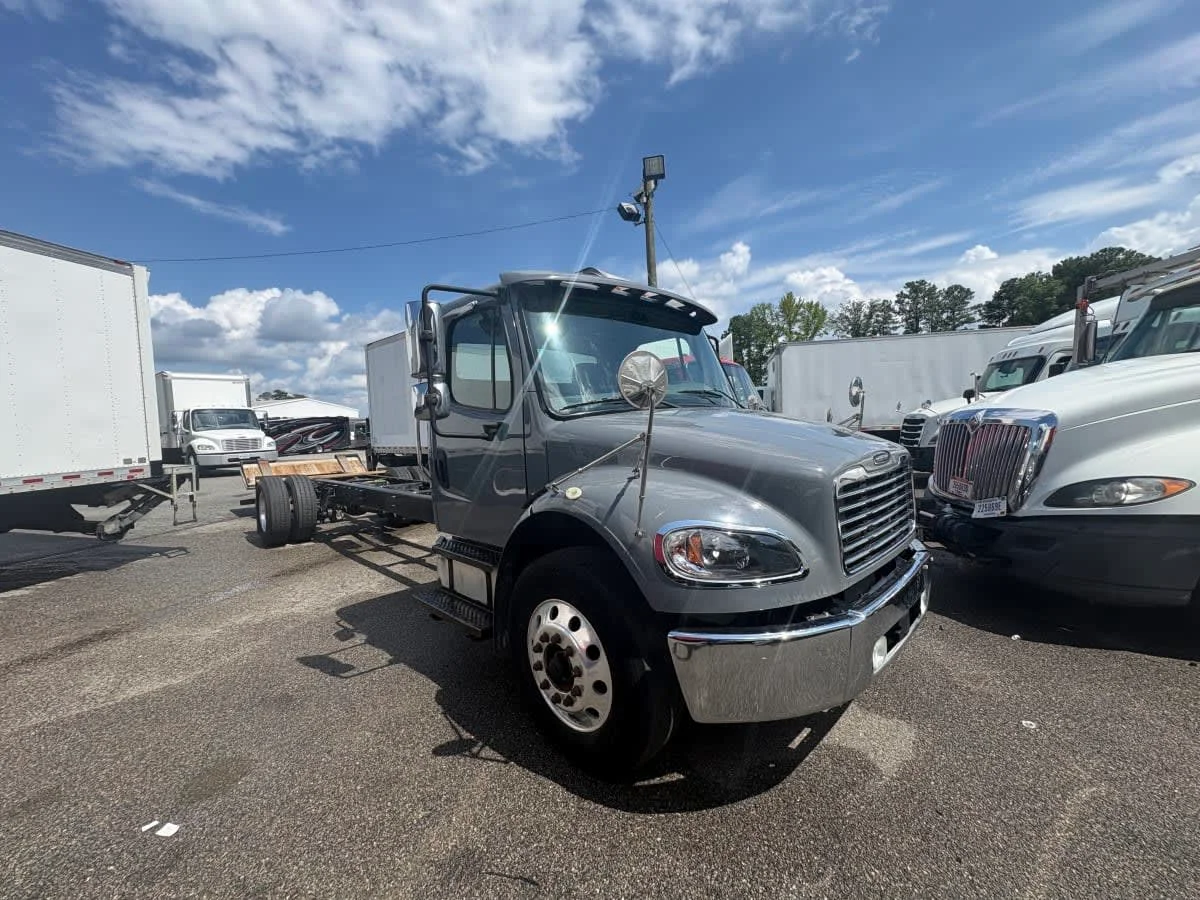 2019 Freightliner M2 106 in Ashland, VA — photo 3
