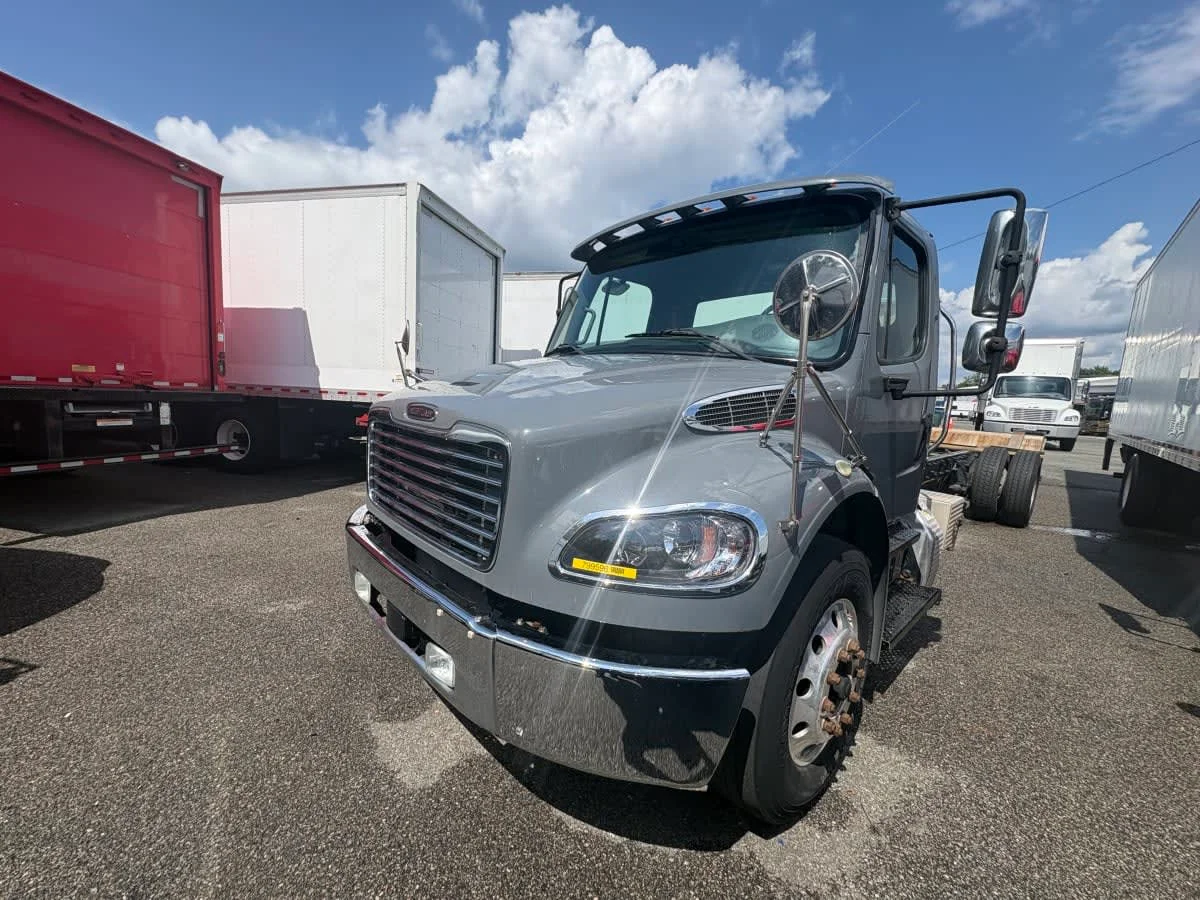 2019 Freightliner M2 106