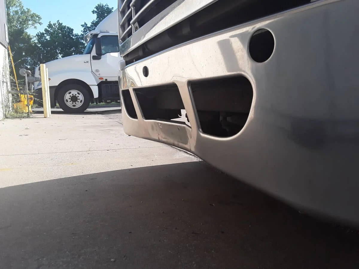 2017 Freightliner Cascadia - image 9