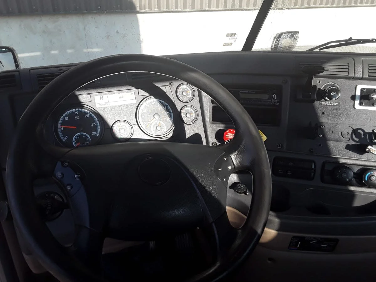 2017 Freightliner Cascadia in Kansas City, MO — photo 7