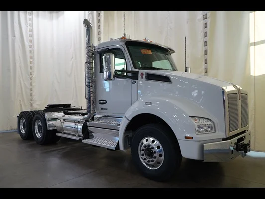 2027 Kenworth T880 in Columbia, MO