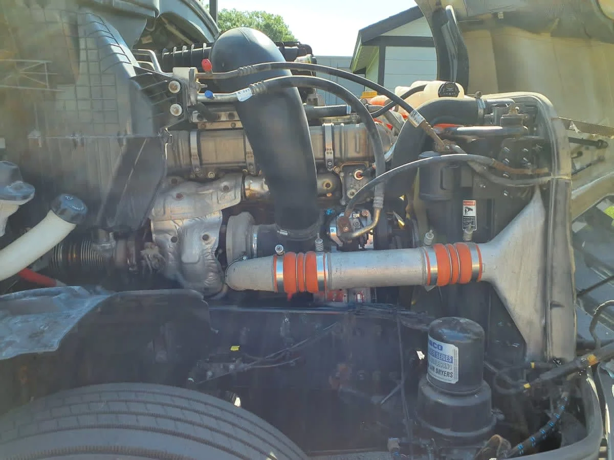 2020 Freightliner Cascadia in O'fallon, MO — photo 9