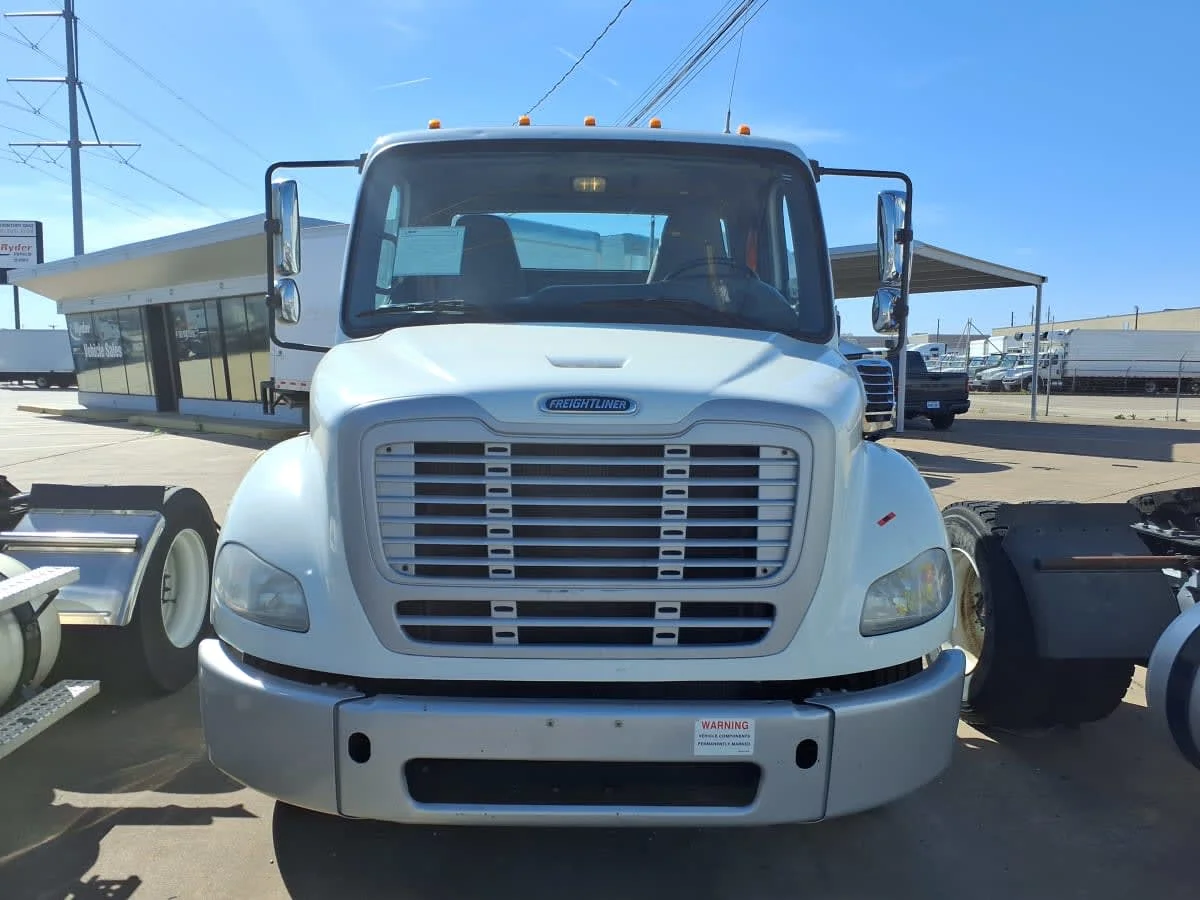 2018 Freightliner M2 112 - image 2